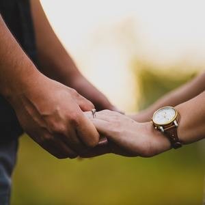 彼女が欲しい あなたの彼女ができる時期を生年月日で占います
